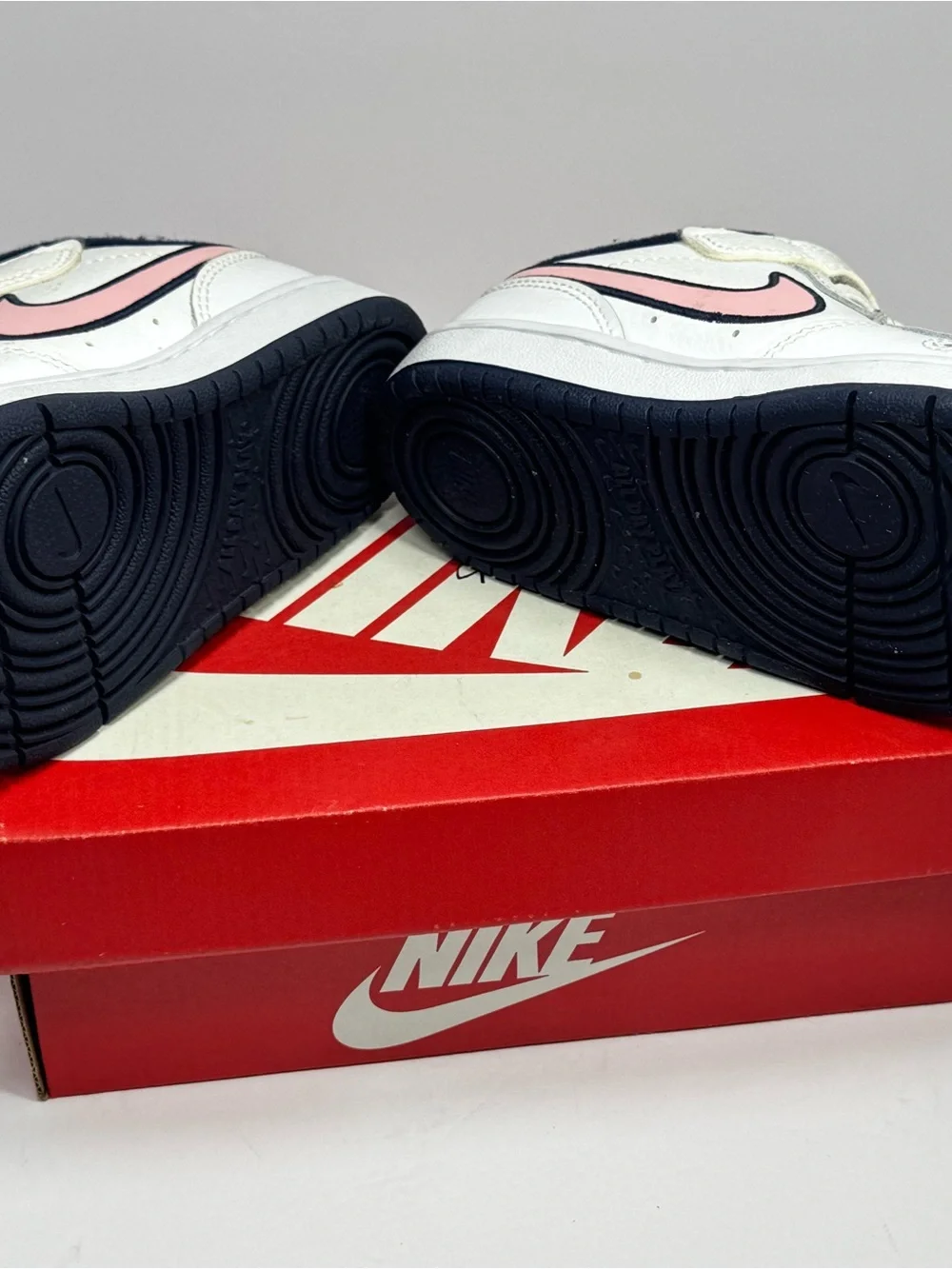 Nike White and Pink Kids Low-Top Sneakers